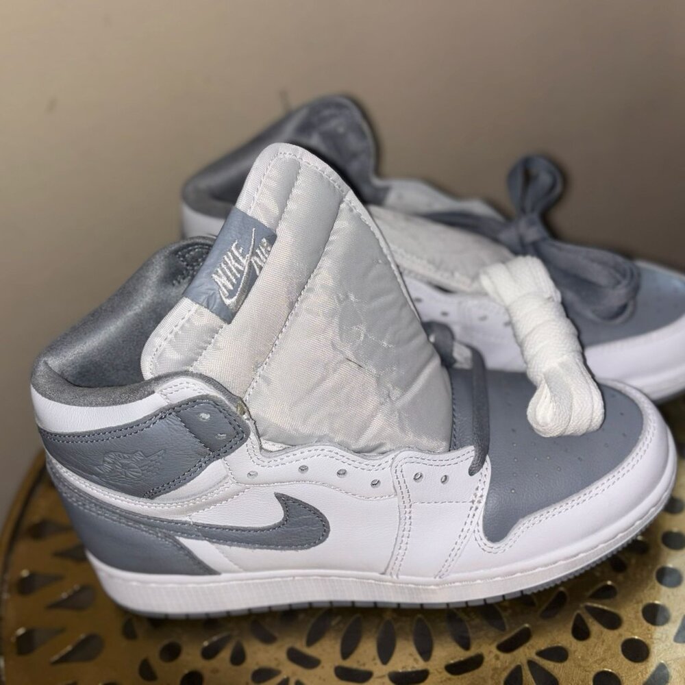 Jordan 1 Mid